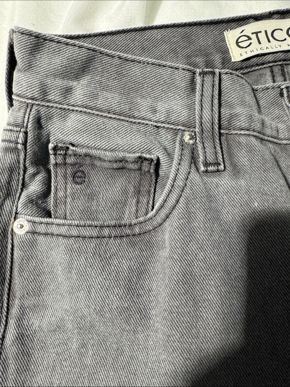 Ética Nina High Rise Flare Jeans Stormy Skies Gray Wash NWT Size 25 Sustainable - Picture 6 of 10